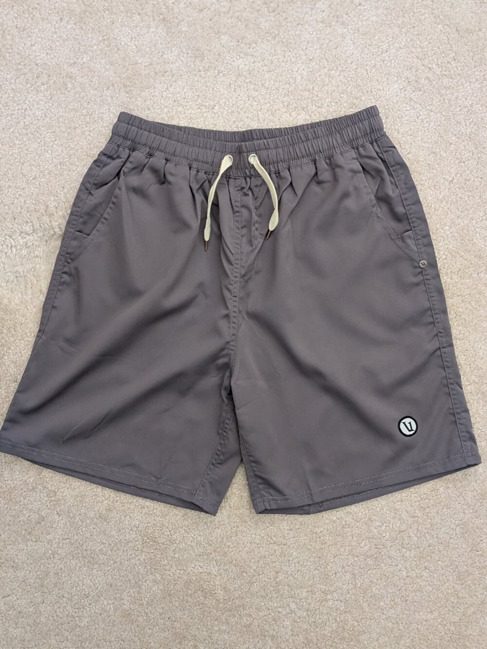 Vuori athletic shorts gray medium